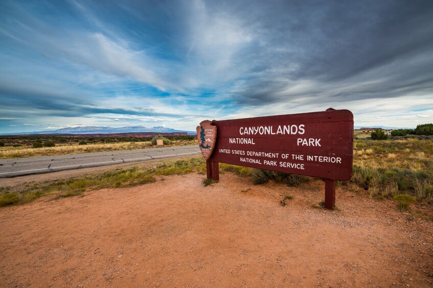 Arches, Canyonlands & la sal Driving Audio Tour