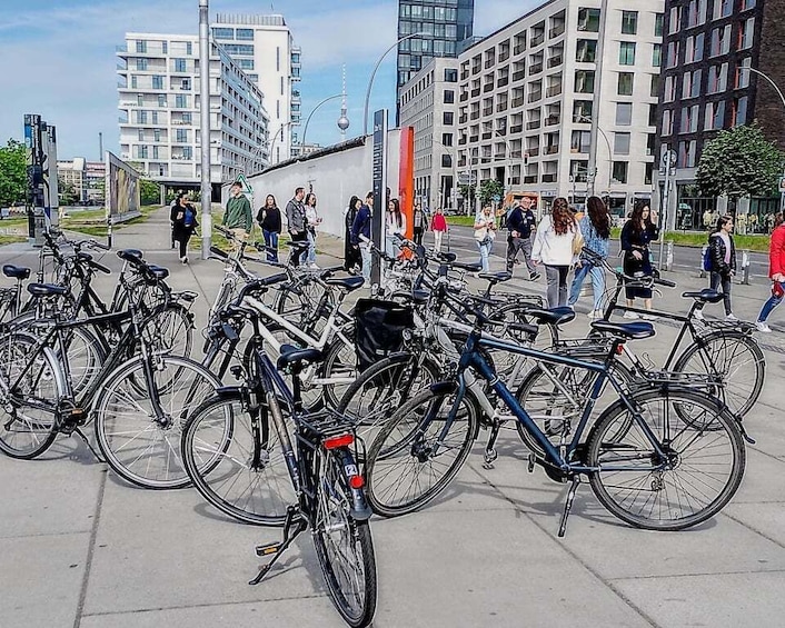 Picture 4 for Activity Berlin East West & Wall Tour: Top Sights individual by Bike