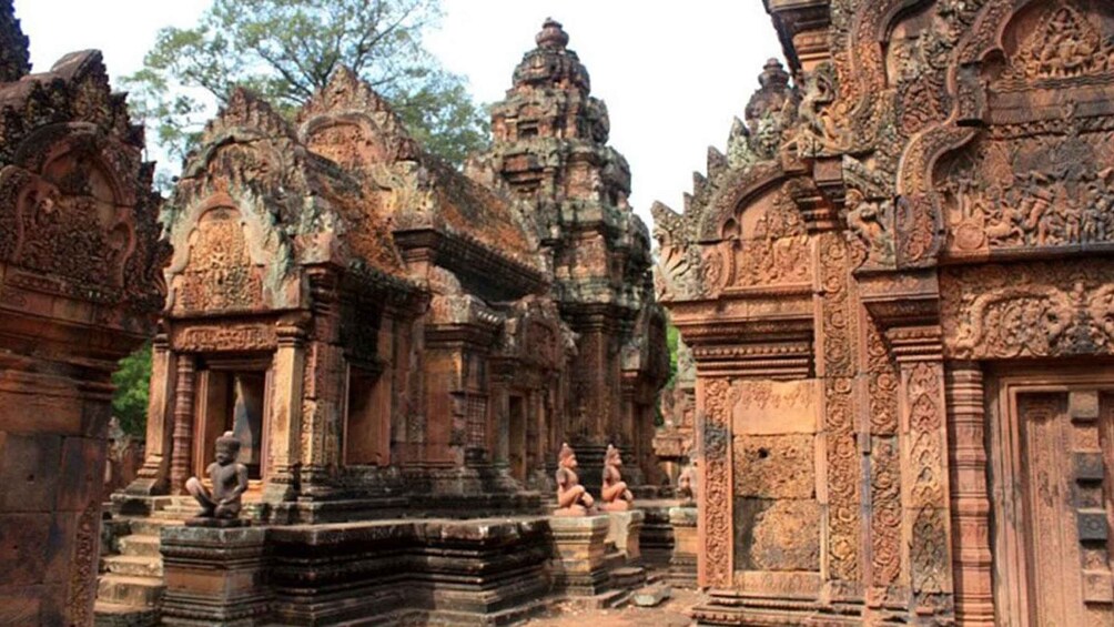 Siem Reap: Banteay Srey and Kulen Mountain Private Day Tour