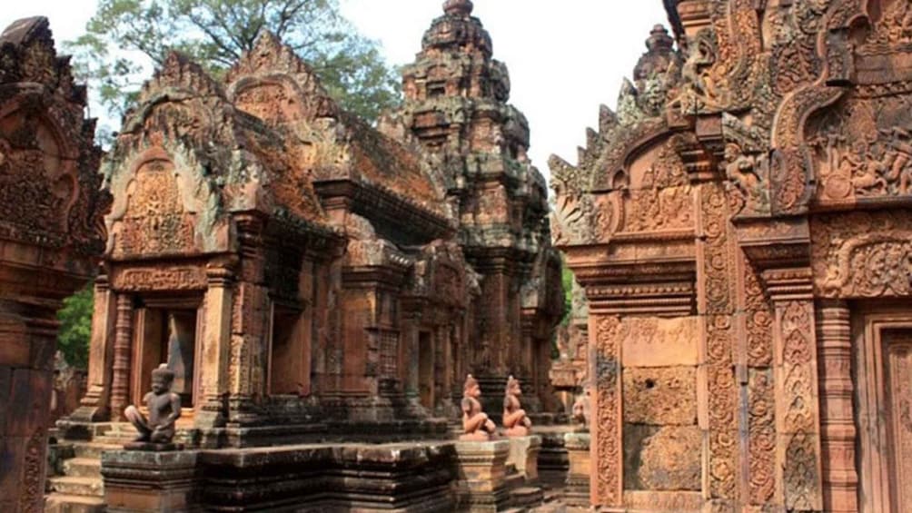 Siem Reap: Banteay Srey and Kulen Mountain Private Day Tour