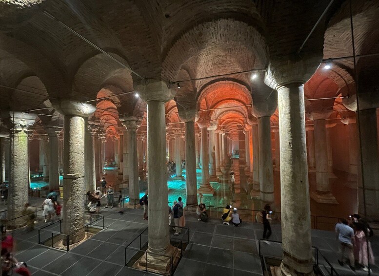 Picture 14 for Activity Istanbul: Topkapi, Hagia Sophia and Basilica Cistern Tour