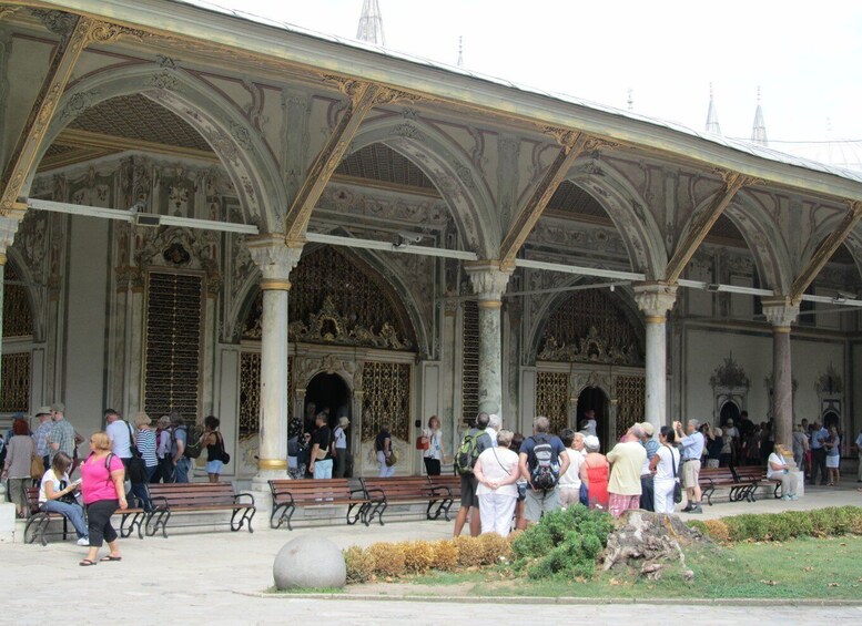 Picture 26 for Activity Istanbul: Topkapi, Hagia Sophia and Basilica Cistern Tour