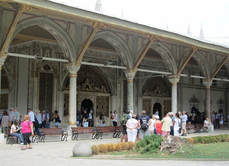 Picture 26 for Activity Istanbul: Topkapi, Hagia Sophia and Basilica Cistern Tour