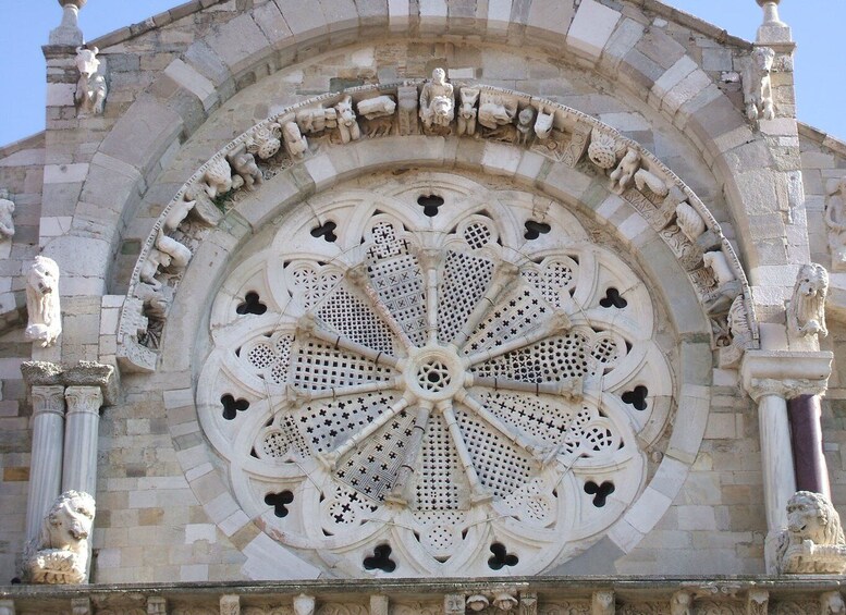 Troia Walking Tour: Apulian Romanesque Architecture