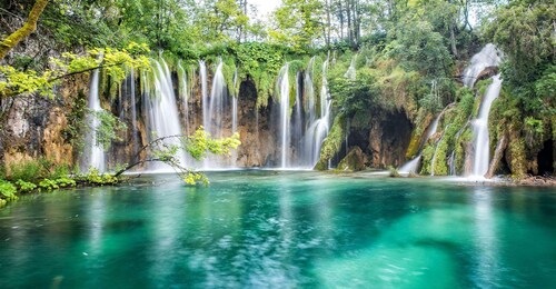 Vanuit Zagreb: Comfort bustransfer Plitvice meren heen en terug