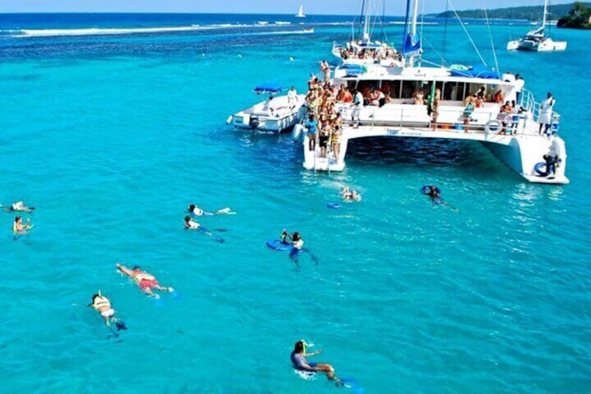 Party Catamaran & Snorkeling tour in Montego Bay 