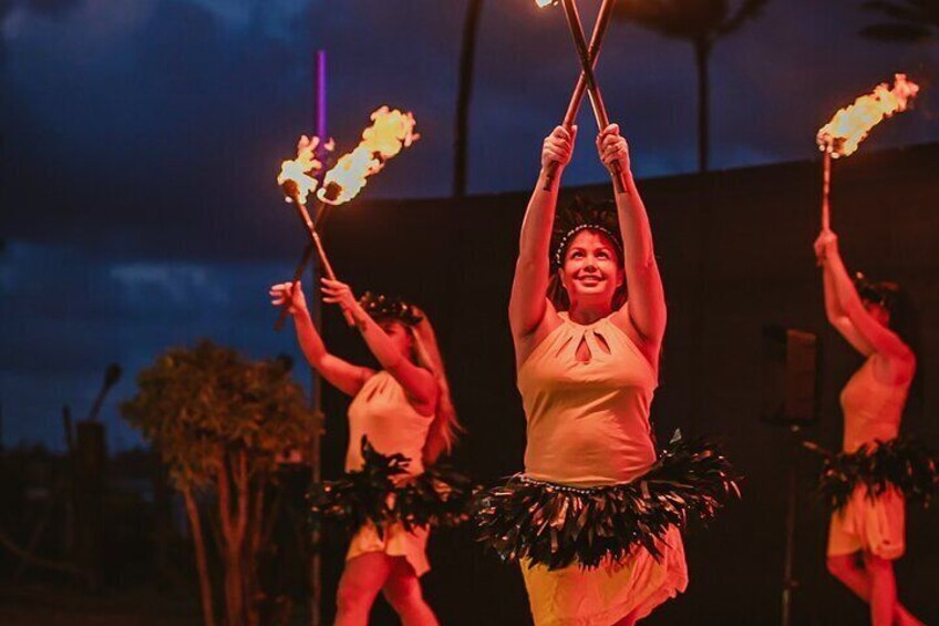 Ahi Uila Fire Show and Dinner