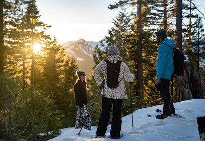 Geführte Schneeschuhwanderung bei Sonnenuntergang