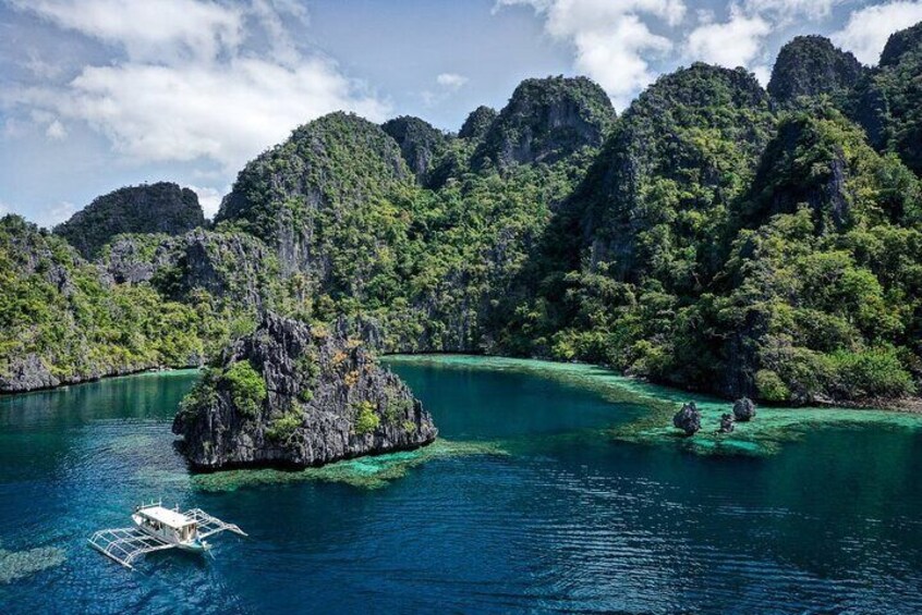 Coron Island Hopping Tour B with Skeleton Wreck & Barracuda Lake