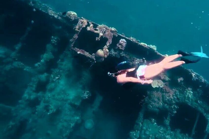 Coron Island Hopping Tour B with Skeleton Wreck & Barracuda Lake