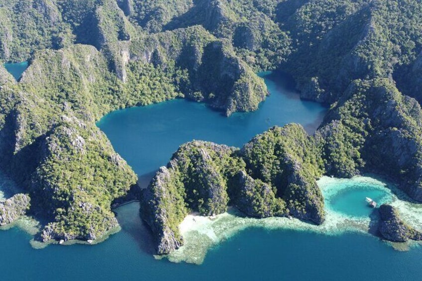 Coron Island Hopping Tour B with Skeleton Wreck & Barracuda Lake