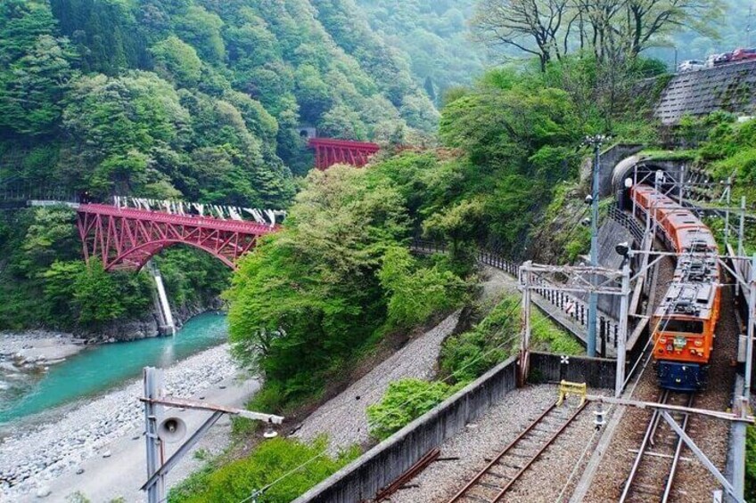Full Day Tour to Kurobe Gorge and Unazuki Onsen from Kanazawa