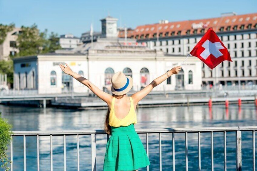 Private Family Walking Tour in Pearls of Geneva