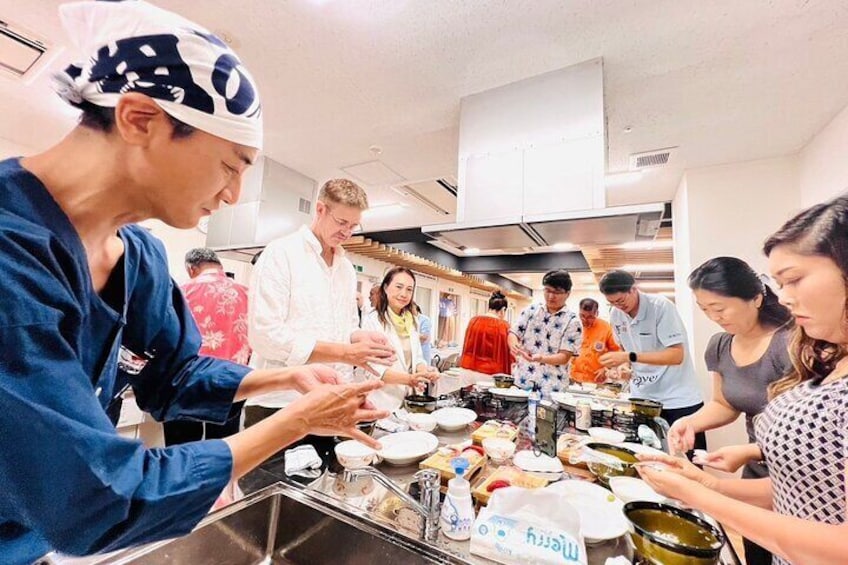 Sushi Making Experience Class in Naha Makishi Public Market