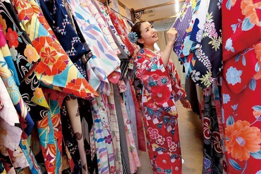 6 Hours Tour Kanazawa Kimono Experience with Licensed Guide