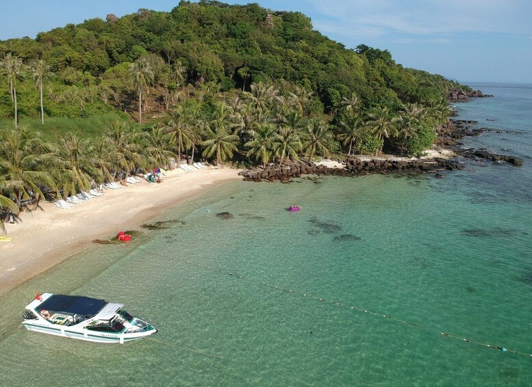 Phu Quoc: Cable Car Ride and Three-Island Snorkeling Tour