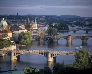 布拉格：巴士和游船之旅