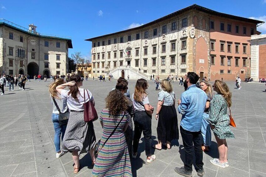 Lucca City Tour and Pisa Tower with Wine Tasting in Livorno Port