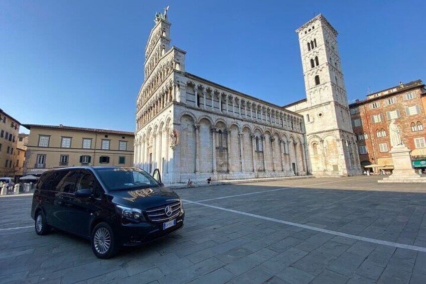 Lucca City Tour and Pisa Tower with Wine Tasting in Livorno Port