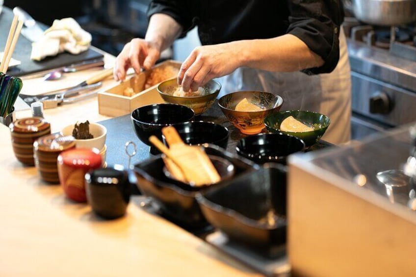 Private Japanese Cuisine Tour with Guide in Suzu-ki 