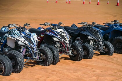 Dubai: Quad-Selbstfahrer-Wüstensafari mit Abendessen Private Basis