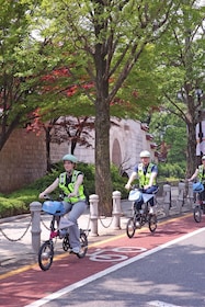 Seoul: City Highlights Morning eBike Tour