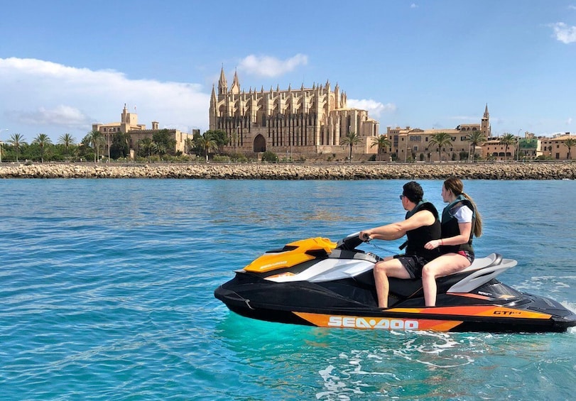 Palma de Mallorca: Jetski Tour to Palma Cathedral