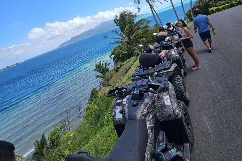 Guided tour of the island and its escapades in Tahaa in Quad