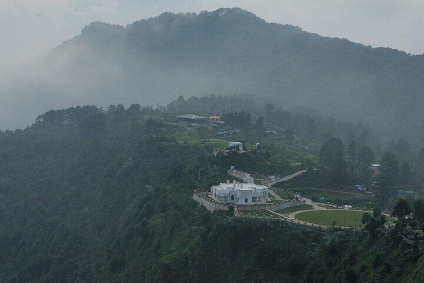 3 Hours Guided Walk to Sir George Everest House