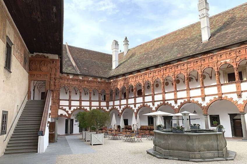2 Castles and Melk on the Danude: Private Guided tour from Vienna