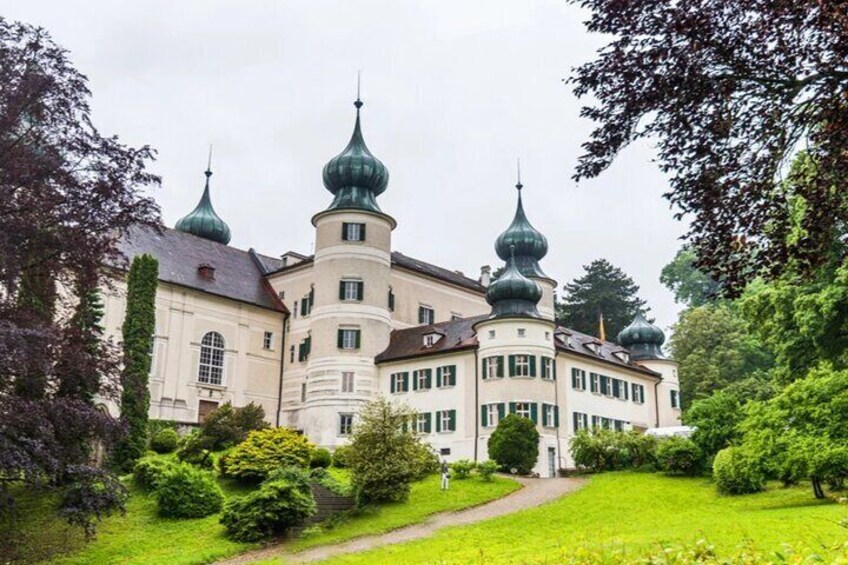 2 Castles and Melk on the Danude: Private Guided tour from Vienna