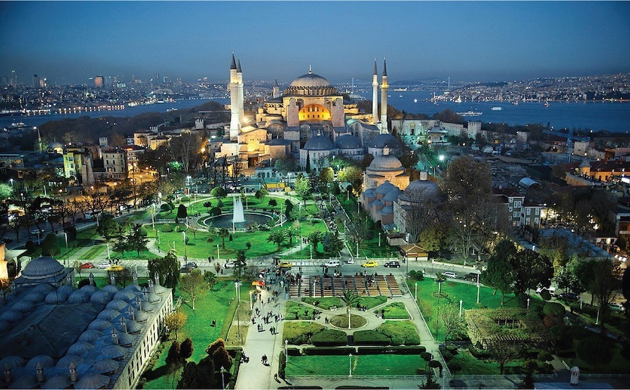 Picture 6 for Activity Istanbul: Old Town Highlights Tour & Bosphorus Cruise