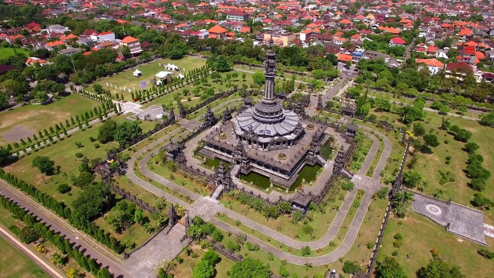 Picture 5 for Activity Denpasar: Museum, Traditional Market and Food Tasting Tour