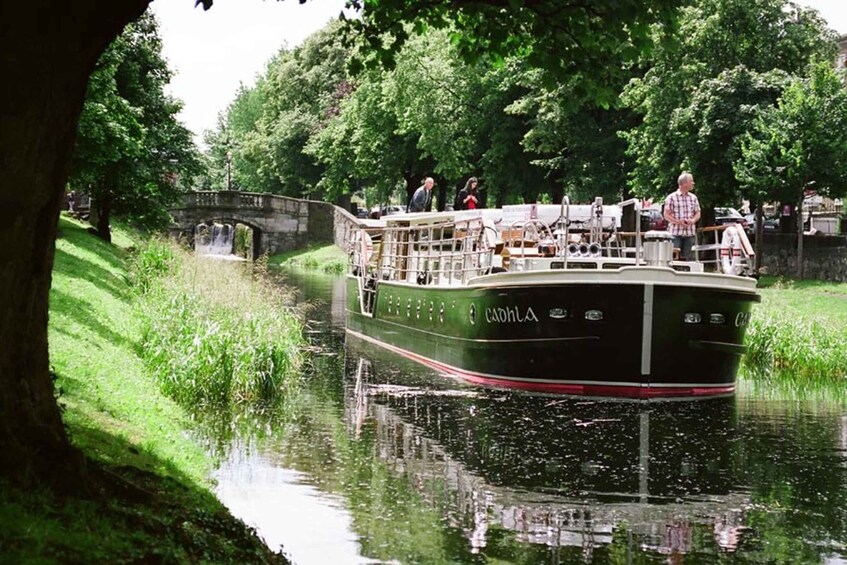 Dublin: Grand Canal Cruise with Dinner