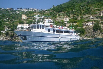 Tour on the Amalfi Coast, 4-hour cruise with aperitif