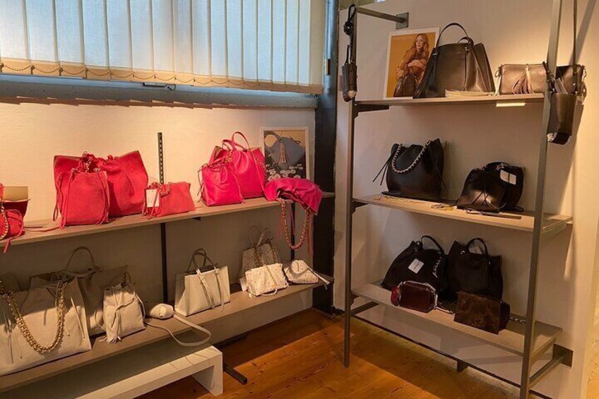 Private Visit to a Fashion Laboratory in Florence with Lunch