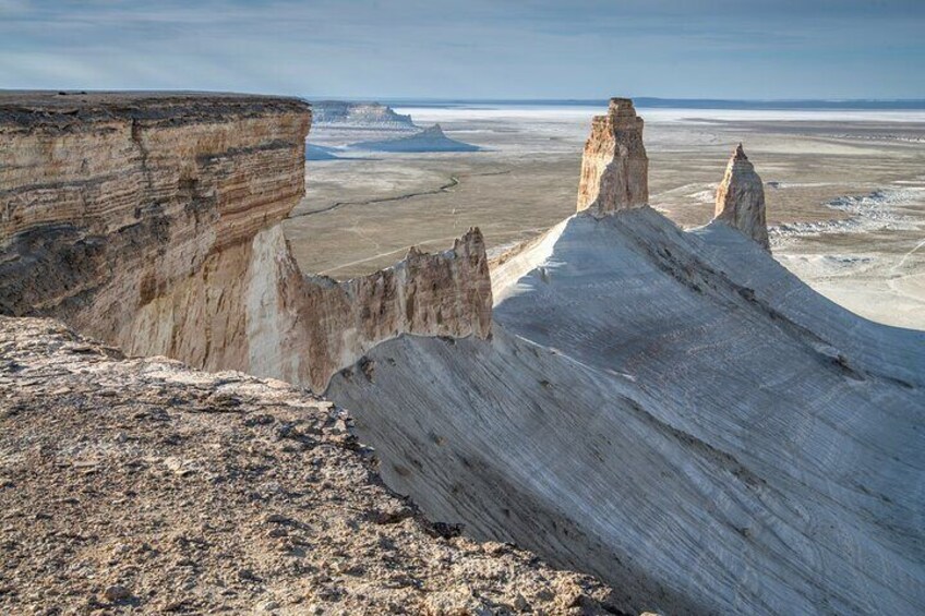 8 Days Small Group Tour Visit in Mangystau with Meals Included