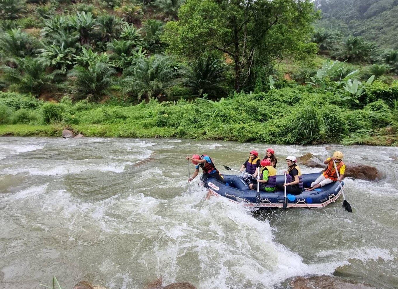 Phuket: Monkey Cave, Water Rafting, Waterfall & Zipline Tour