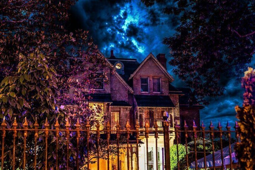 Discover the restless spirits that refuse to fade into oblivion on our haunted tour.
