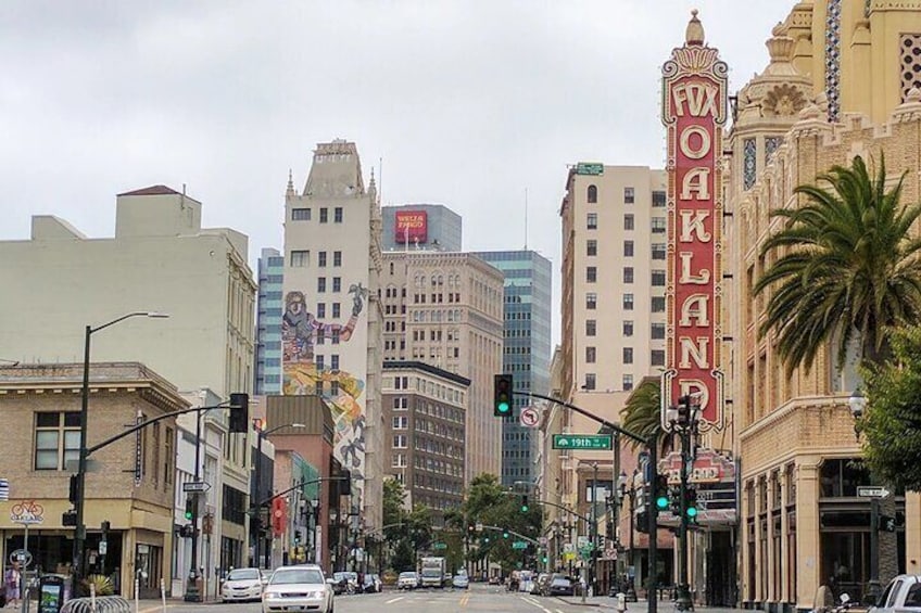 Self-Guided Oakland Tour in an Urban Excursion