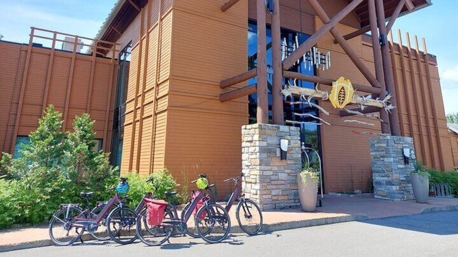 Quebec City - E-Bike Tour - Welcome to Wendake!