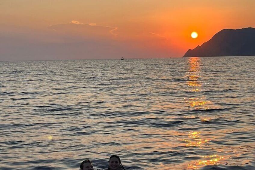 2 Hour Cinque Terre Sunset Cruise with Swim Stop