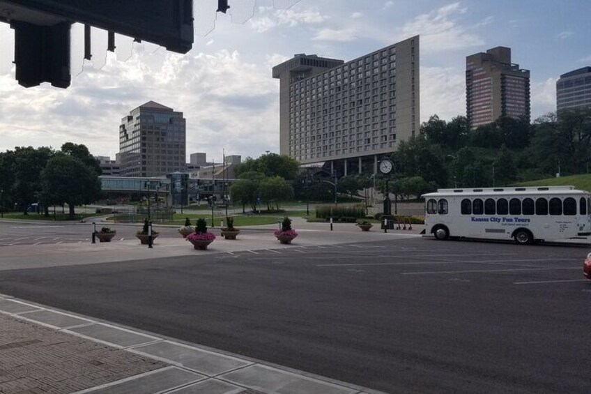 Guided Trolley Tour of Kansas City