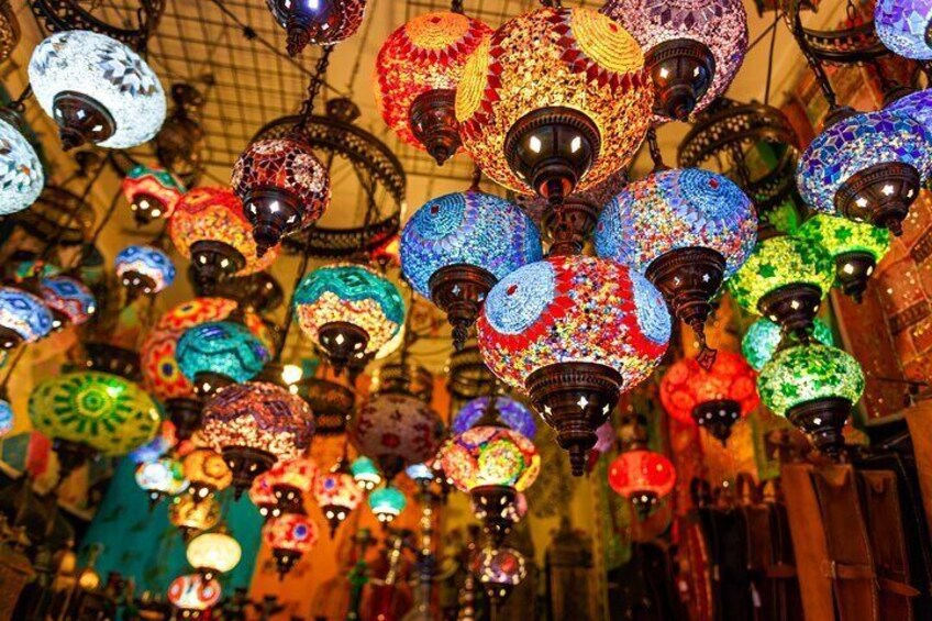 Dubai Souks, Museum Guided Tour with Boat Ride and Food Tastings