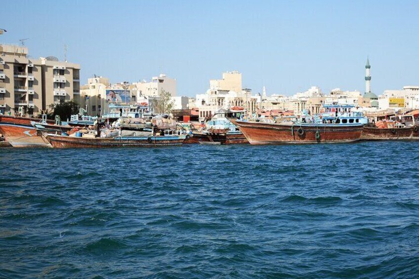 Dubai Souks and Museum Guided Tour with Boat Ride 