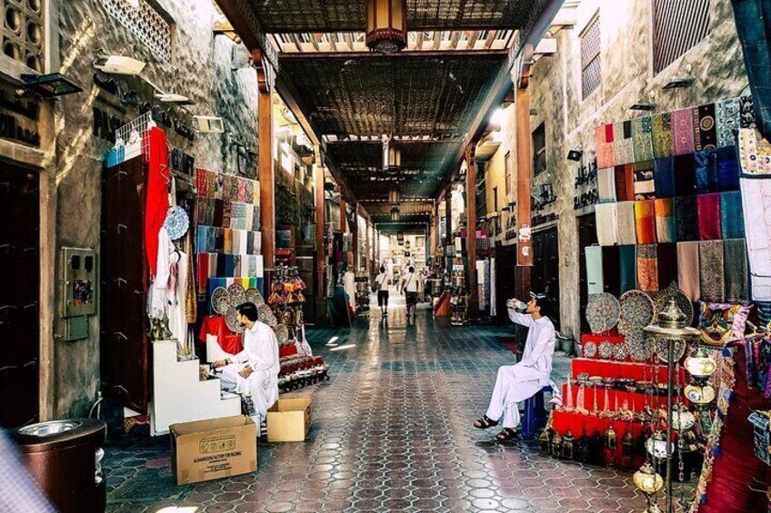 Dubai Souks and Museum Guided Tour with Boat Ride 