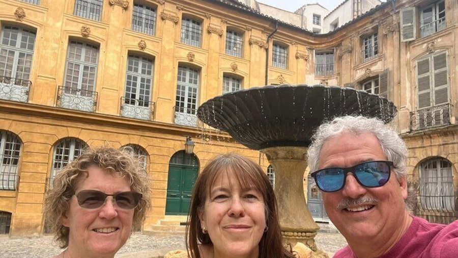 With American guests on the awesome Place d'Albertas!