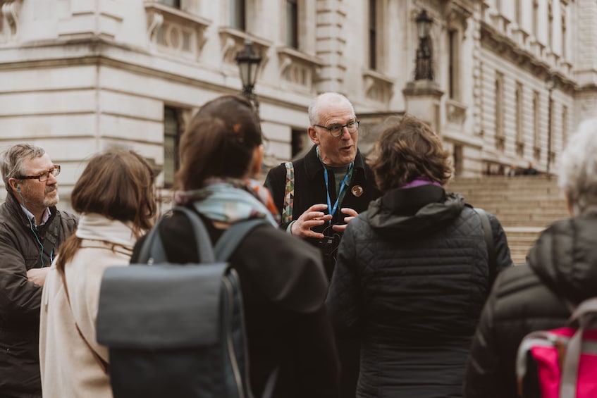 Buckingham Palace or Royal Mews Entry with London Walking Tour