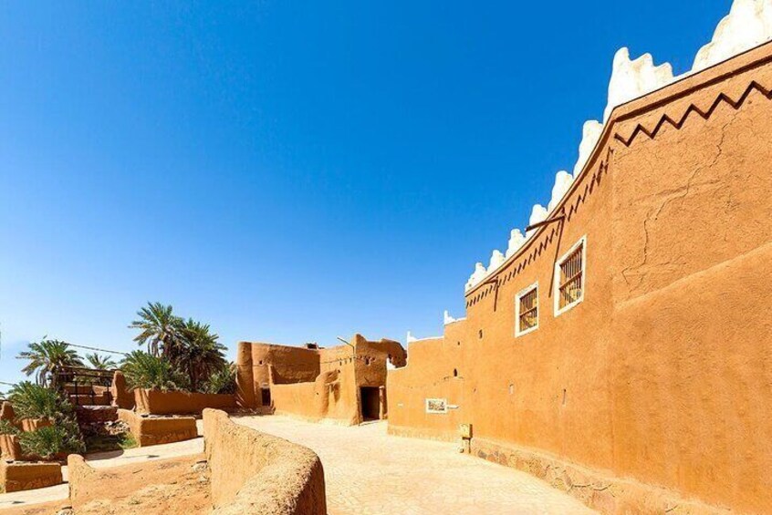 Ushaiqer Heritage Tour from Riyadh with Dinner