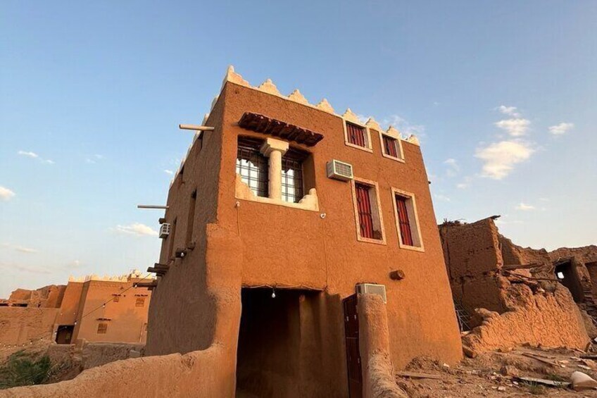 Ushaiqer Heritage Tour from Riyadh with Dinner